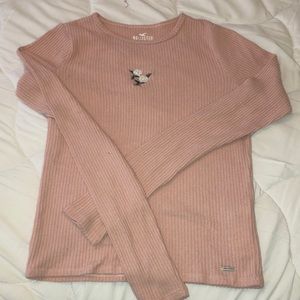 HOLLISTER Light pink long sleeve Shirt. 2 white embroidered roses SIZE: Medium